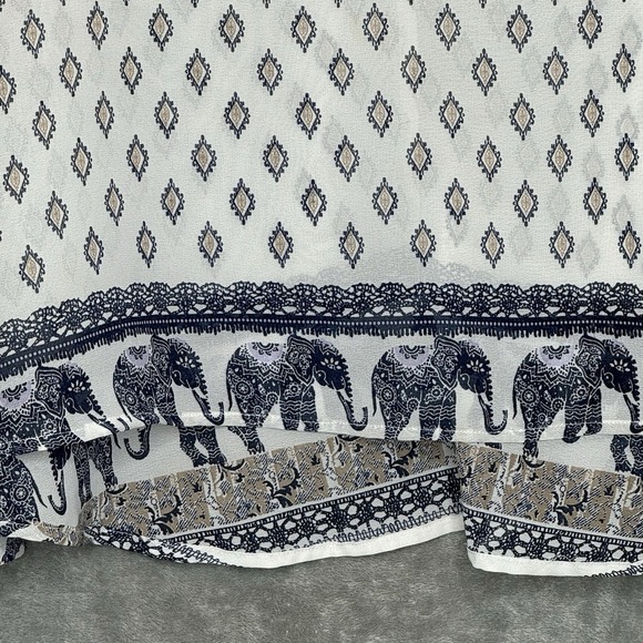 Live & Truth Large Shirt Top White Paisley Slit Long Sleeve Keyhole Scoop Neck - Picture 3 of 9